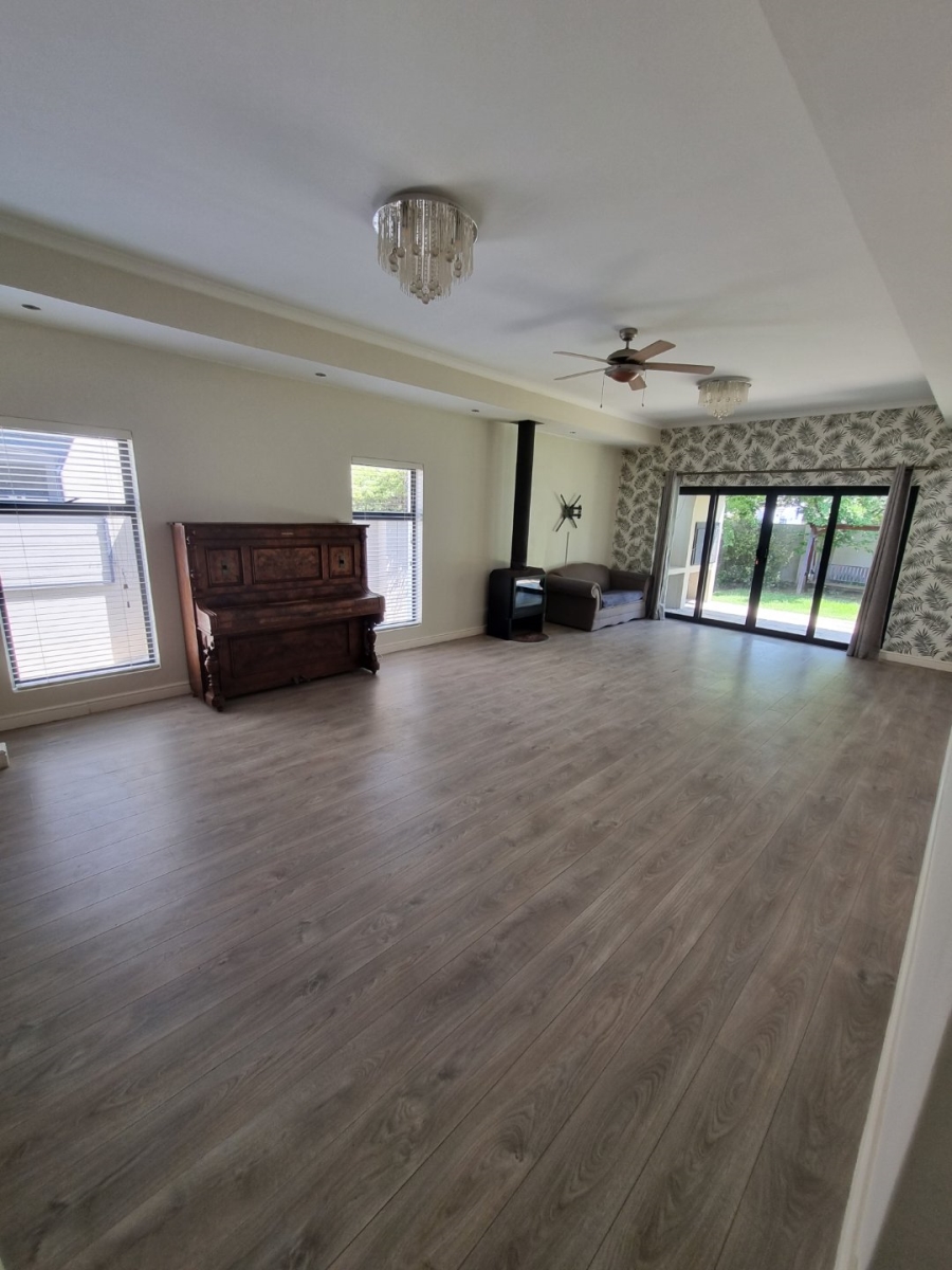 To Let 3 Bedroom Property for Rent in Kelderhof Country Village Western Cape
